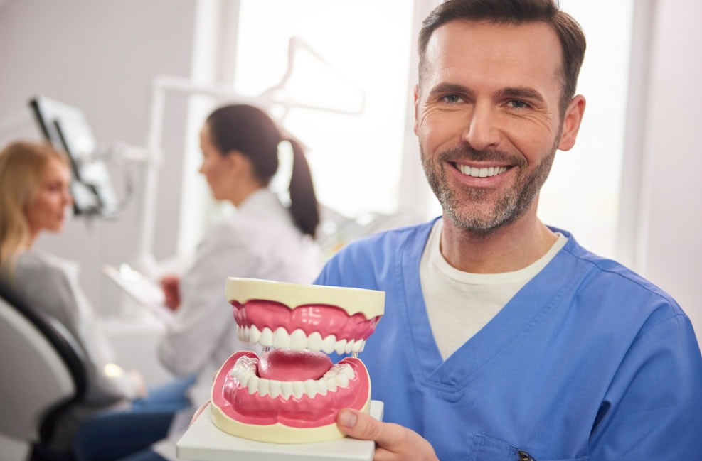 Implante Dentário: Guia Completo para Você que Busca um Sorriso Saudável
