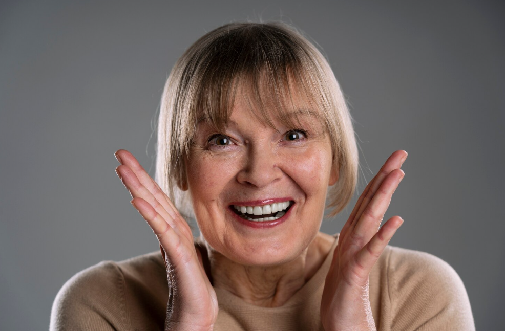 Próteses Dentárias em Blumenau: Conheça as Opções Fixas e Removíveis